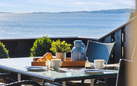Mariska - 100M from the Sea: Casa, Casa, Porta, Tetto, Villetta, Estate, Giardino, Shade, Raccordo, Cortile