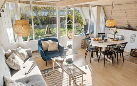 Edgar - 300M from the Sea: Casa, Casa, Zona Residenziale, Villetta, Raccordo, Estate, Driveway, Cortile
