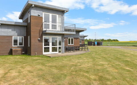 Wilmar - 380M from the Sea: Legna, Casa, Tetto, Architettura, Casa, Porta, Villetta, Raccordo, Edifici Giardino, Design