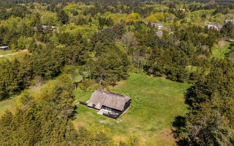 Matilda - 1.6Km from the Sea: Blu, Piscina, Mobilia, Mobili Da Esterno, Ricorrere, Sedia, Shade, Eco Hotel, Vaso Di Fiori