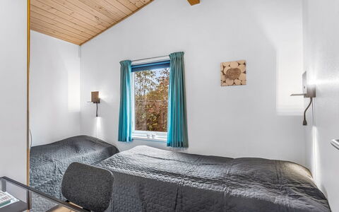 Estella - 900M from the Sea: Casa, Soffitto, Camera Da Letto, Illuminazione Diurna, Bedding, Letto, Lenzuolo, Congelamento, Telaio Del Letto, Inverno