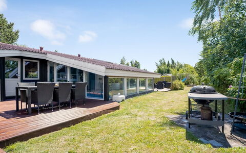 Estella - 900M from the Sea: Mobilia, Interior Design, Pavimentazione, Pavimento, Soffitto, Camera, Sedia, Tavolo, Appartamento, Cucina & Sala Da Pranzo Tavolo