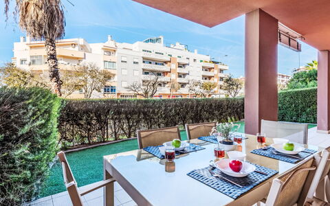 Lux Rocha: Tavolo, Mobilia, Cielo, Proprietà, Azzurro, Sedia, Tavola, Mobili Da Esterno, Architettura, Tempo Libero