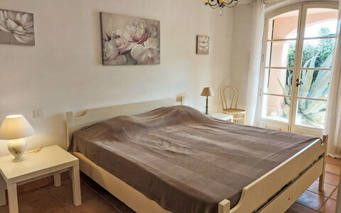 Bonne Terrasse: Mobilia, Costruzione, Proprietà, Comfort, Legna, Cornice, Casa, Telaio Del Letto, Interior Design, Cuscino