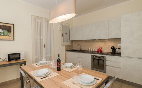 Casa Maria: Mobilia, Interior Design, Pavimentazione, Legna, Controsoffitto, Pavimento, Cucina, Camera, Soffitto, Elettrodomestico Da Cucina