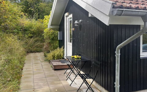Ågot - 350M from the Sea: Raccordo, Villetta, Shade, Backyard, Edifici Giardino, Cortile, Latifoglie, Color Legno, Plank, Struttura Esterna