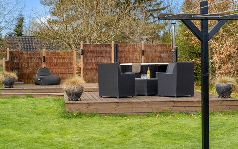 Maunu - from the Sea: Legna, Giardino, Recinzione, Backyard, Latifoglie, Landscaping, Home Scherma, Cortile, Color Legno, Shade