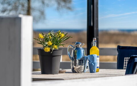 Jaike - from the Sea: Mobilia, Interior Design, Pavimentazione, Pavimento, Soffitto, Camera, Sedia, Tavolo, Appartamento, Cucina & Sala Da Pranzo Tavolo