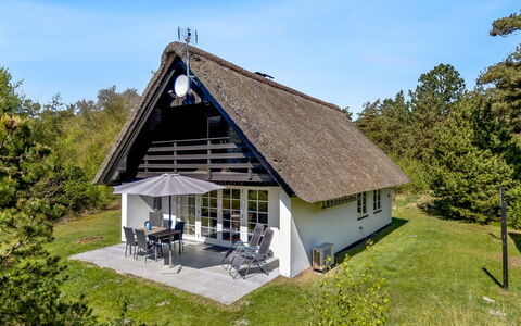 Einari - 1.2Km from the Sea: Casa, Tetto, Casa, Villetta, Capannone, Edifici Giardino, Raccordo, Cortile, Log Cabin, Capanna