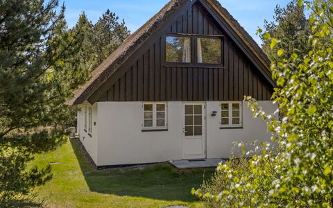 Einari - 1.2Km from the Sea: Casa, Tetto, Casa, Villetta, Capannone, Edifici Giardino, Raccordo, Cortile, Log Cabin, Capanna