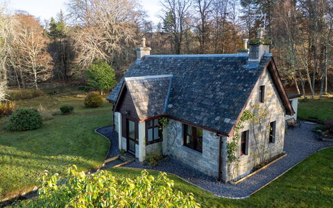Rose Cottage: Costruzione, Pianta, Mobilia, Tavolo, Sedia, Finestra, Shade, Albero, Arancia, Mobili Da Esterno