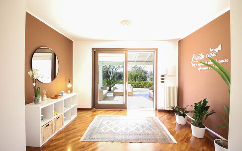 Villa Don Sante In Locorotondo Puglia: Pianta, Costruzione, Specchio, Legna, Pianta Della Casa, Pavimentazione, Architettura, Interior Design, Pavimento