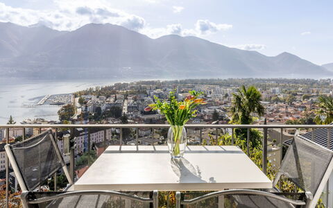 Locarno 361: Cielo, Nube, Pianta, Acqua, Giorno, Proprietà, Tavolo, Natura, Montagna, Vegetazione