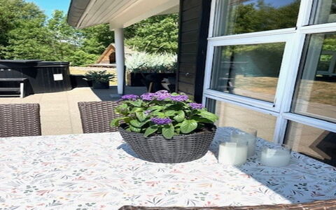 Frederikka - 1.9Km from the Sea: Mobilia, Sedia, Tavolo, Mobili Da Esterno, Tavolo Esterno, Vaso Di Fiori, Shade, Tavolino Da Caffè, Giardino, Terrazza
