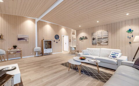 Corina - 850M to the Fjord: Interior Design, Pavimentazione, Legna, Pavimento, Pavimento In Legno, Soffitto, Mobilia, Soggiorno, Casa, Camera
