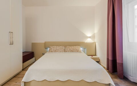 Peak Nest: Mobilia, Interior Design, Parete, Pavimentazione, Pavimento, Legna, Camera, Camera Da Letto, Letto, Tessile