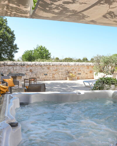 Country Trullo Rosso With Jacuzzi Alberobello