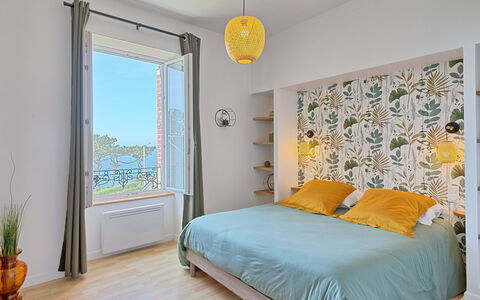 Ty Poulpry: Mobilia, Letto, Interior Design, Camera Da Letto, Bedding, Parete, Lenzuolo, Legna, Casa, Camera