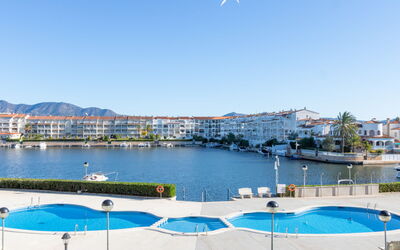 Empuriabrava 918: Acqua, Cielo, Pianta, Risorse Idriche, Blu, Costruzione, Piscina, Condominio, Urban Design, Costiera E Morfologie Oceanic