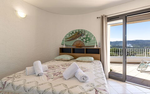 Villa Sallena: Mobilia, Interior Design, Soffitto, Pavimento, Camera Da Letto, Camera, Pavimentazione, Appartamento, Letto, Biancheria
