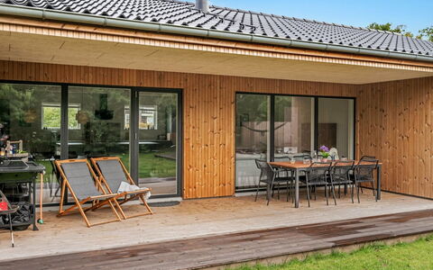 Liutulf - 350M to the Fjord: Mobilia, Interior Design, Pavimentazione, Pavimento, Soffitto, Camera, Sedia, Tavolo, Appartamento, Cucina & Sala Da Pranzo Tavolo