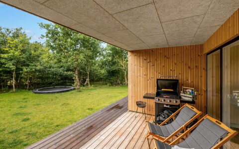 Liutulf - 350M to the Fjord: Mobilia, Interior Design, Pavimentazione, Pavimento, Soffitto, Camera, Sedia, Tavolo, Appartamento, Cucina & Sala Da Pranzo Tavolo