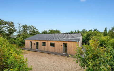 Liutulf - 350M to the Fjord: Mobilia, Interior Design, Pavimentazione, Pavimento, Soffitto, Camera, Sedia, Tavolo, Appartamento, Cucina & Sala Da Pranzo Tavolo