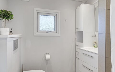 Adrienne - 490M from the Sea: Idraulico Fixture, Bagno, Pavimentazione, Parete, Interior Design, Pavimento, Lavello, Lavandino Del Bagno, Mobiletto Del Bagno, Gabinetto