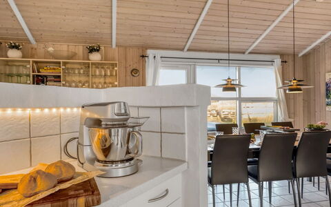 Adrienne - 490M from the Sea: Legna, Interior Design, Soffitto, Mobilia, Cucina, Controsoffitto, Camera, Lampada, Cucina & Sala Da Pranzo Tavolo, Cabinetry