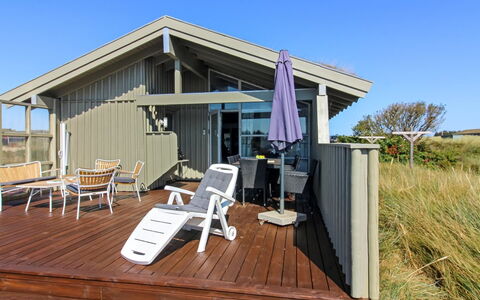 Adrienne - 490M from the Sea: Legna, Casa, Villetta, Latifoglie, Ricorrere, Shade, Deck, Portico, Plank, Color Legno