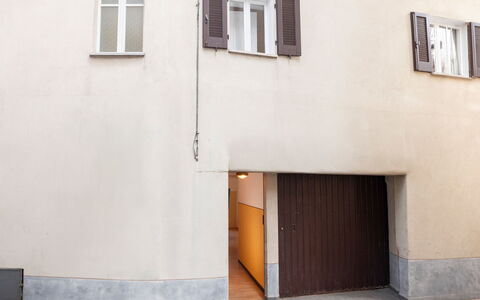 Ines: Finestra, Costruzione, Legna, Rettangolo, Materiale Composito, Porta, Tinte E Ombre, Facciata, Albero