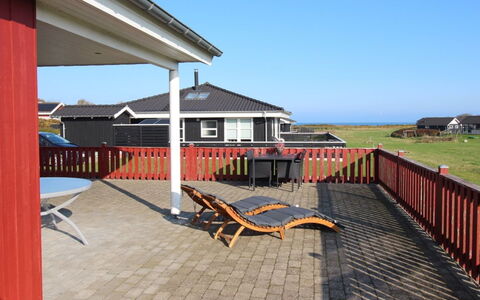Aira - 200M from the Sea: Tetto, Casa, Casa, Villetta, Porta, Raccordo, Deck, Portico, Plank, Latifoglie