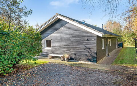 Efka - 600M to the Fjord: Mobilia, Interior Design, Pavimentazione, Pavimento, Soffitto, Camera, Sedia, Tavolo, Appartamento, Cucina & Sala Da Pranzo Tavolo