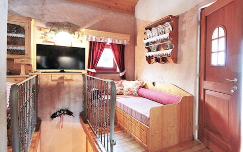 Baita Mountain View Pale San Martino: Proprietà, Mobilia, Legna, Costruzione, Comfort, Interior Design, Pavimento, Telaio Del Letto, Pavimentazione, Finestra