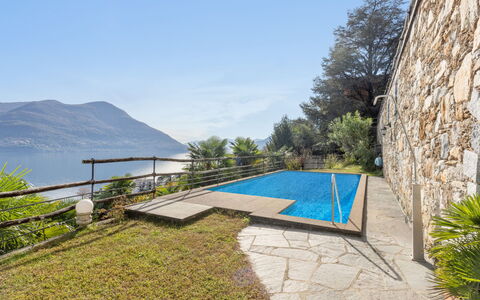 Brissago 130: Acqua, Proprietà, Pianta, Costruzione, Azzurro, Cielo, Finestra, Piscina, Urban Design, Tempo Libero