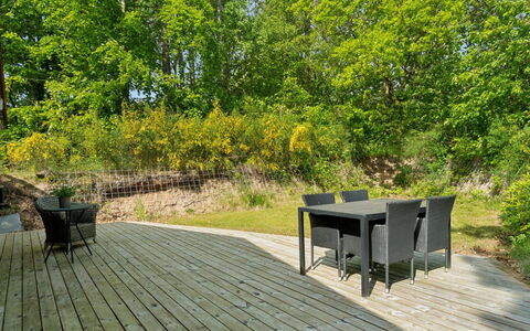 Henryette - 1.5Km from the Sea: Legna, Casa, Portico, Deck, Latifoglie, Tetto, Color Legno, Pavimento In Legno, Eco Hotel
