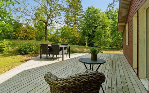 Henryette - 1.5Km from the Sea: Legna, Casa, Portico, Deck, Latifoglie, Tetto, Color Legno, Pavimento In Legno, Eco Hotel
