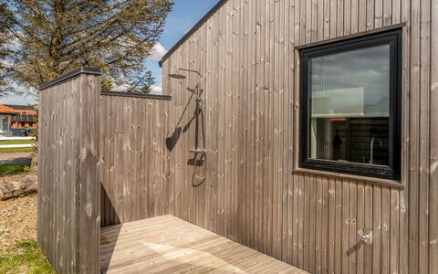 Hellena - 600M from the Sea: Legna, Casa, Portico, Deck, Latifoglie, Tetto, Color Legno, Pavimento In Legno, Eco Hotel