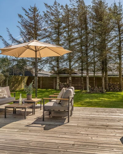 Hellena - 600M from the Sea
