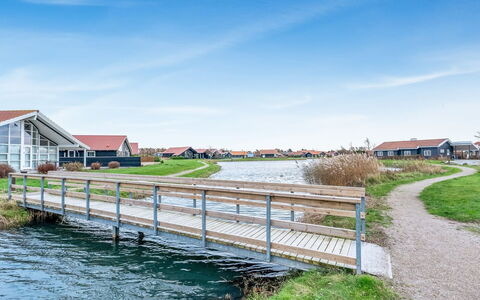 Dyke - 1.5Km from the Sea: Mobilia, Interior Design, Appartamento, Pavimentazione, Pavimento, Tavolo, Sedia, Camera, Casa, Cucina & Sala Da Pranzo Tavolo