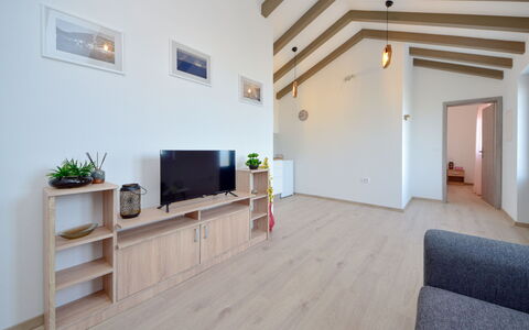 Brankovi Dvori: Interior Design, Pavimentazione, Pavimento, Legna, Soffitto, Camera, Divano, Mobilia, Soggiorno, Pavimento In Legno