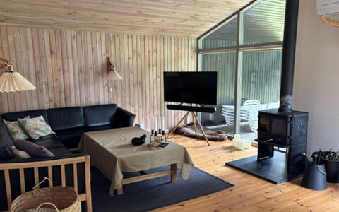 Gjorgjija - 50M from the Sea: Mobilia, Interior Design, Pavimentazione, Pavimento, Legna, Soffitto, Camera, Pavimento In Legno, Soggiorno, Divano