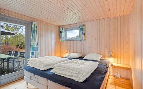 Gjorgjija - 50M from the Sea: Legna, Camera Da Letto, Interior Design, Mobilia, Pavimento, Letto, Soffitto, Casa, Lenzuolo, Bedding