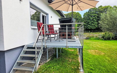 Schieder-Schwalenberg 100: Le Scale, Corrimano, Balcone, Portico, Color Legno, Deck, Latifoglie, Colonna, Passerella, Mobili Da Esterno