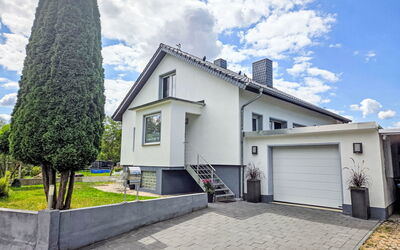 Schieder-Schwalenberg 100: Costruzione, Finestra, Casa, Zona Residenziale, Tetto, Casa, Facciata, Villetta, Porta, Estate