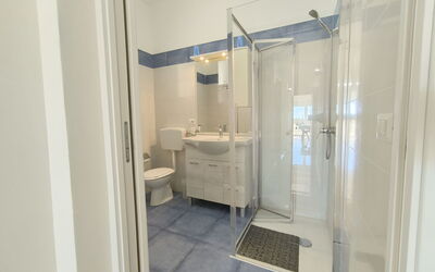 La Torre 1.2: Pavimentazione, Pavimento, Interior Design, Camera, Porta, Soffitto, Idraulico Fixture, Idraulico, Appartamento