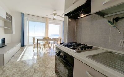 La Torre 1.4: Pavimentazione, Pavimento, Appartamento, Cucina, Controsoffitto, Color Legno, Piastrella, Cabinetry, Attico, Pavimento In Legno
