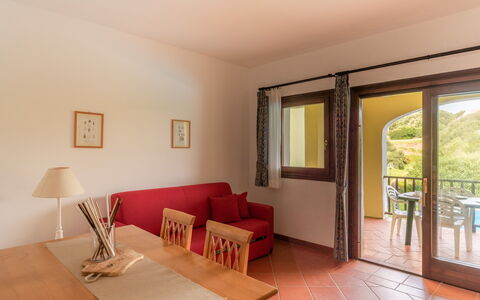Apartments With Pool Country Village, Stintino: Camera, Color Legno, Soffitto, Cucina & Sala Da Pranzo Tavolo, Latifoglie, Soggiorno, Sala Da Pranzo, Vernice, Pavimento In Legno