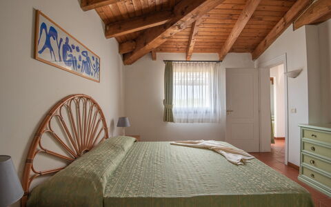Villetta Mare Blu With Pool, Country Village, Stin: Letto, Interior Design, Mobilia, Camera Da Letto, Lenzuolo, Bedding, Legna, Soffitto, Pavimentazione, Biancheria