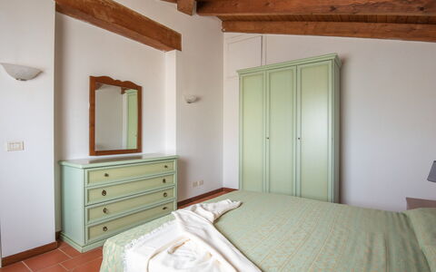 Villetta Mare Blu With Pool, Country Village, Stin: Interior Design, Mobilia, Letto, Camera Da Letto, Legna, Pavimentazione, Pavimento, Soffitto, Camera, Lenzuolo